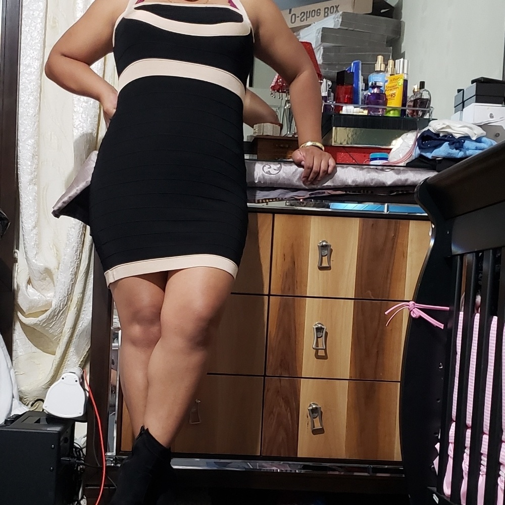 BEBE BLACK/CREAM ELASTIC BODYCON DRESS SIZE MEDIUM